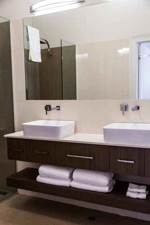 Simmers Serviced Apartments - Foster Accommodation 4