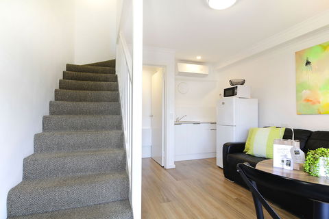 Apartments 521 - Foster Accommodation 1