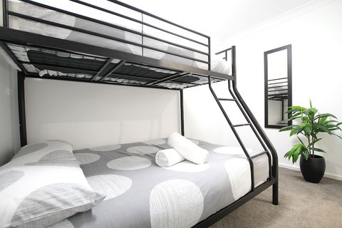 Apartments 521 - Foster Accommodation 6