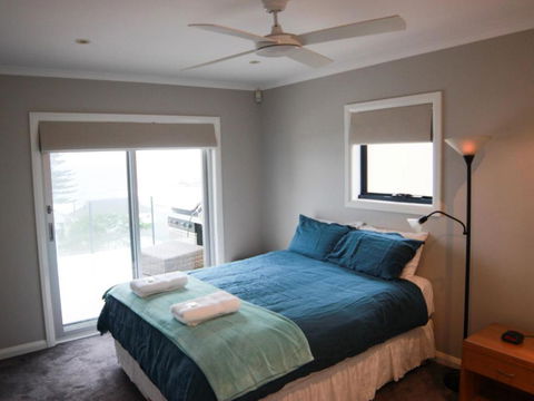 Absolutely Avoca 114a Avoca Drive Avoca Beach - Foster Accommodation 2