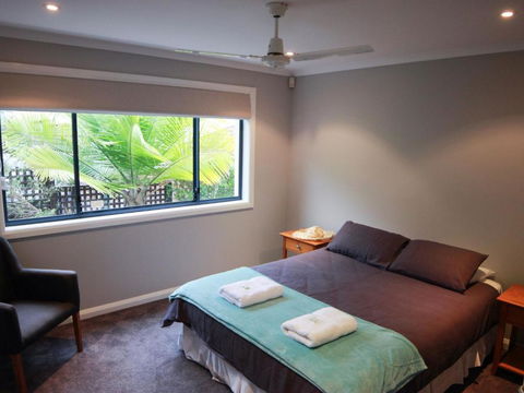 Absolutely Avoca 114a Avoca Drive Avoca Beach - Foster Accommodation 6