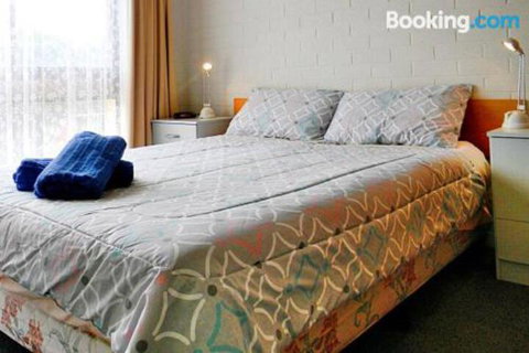 Beachcomber1 - Foster Accommodation 1