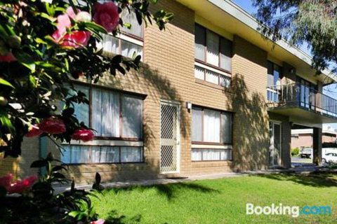 Beachcomber1 - Foster Accommodation 2