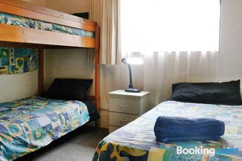 Beachcomber1 - Foster Accommodation 5