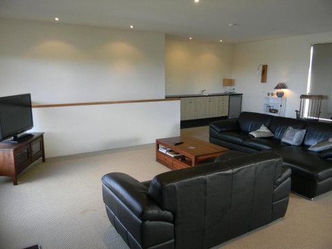 Seabreeze - Foster Accommodation 1