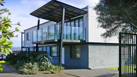 Seabreeze - Foster Accommodation 2