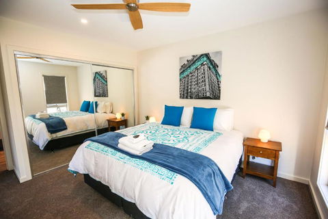 Amber Mist Villa One - Foster Accommodation 2