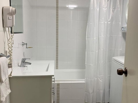 Waldorf Unit 409 The Entrance NSW - Foster Accommodation 4