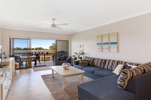 The Dunes Opposite Fingal Bay Surf Club! - Foster Accommodation 2