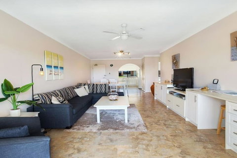 The Dunes Opposite Fingal Bay Surf Club! - Foster Accommodation 5
