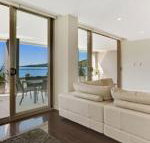 Aura apartment with Spectacular Views - Foster Accommodation