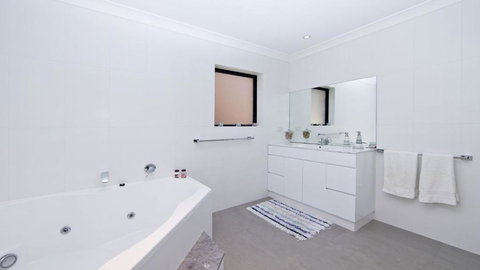 Ocean To Beach Luxury Hide Away - Foster Accommodation 3