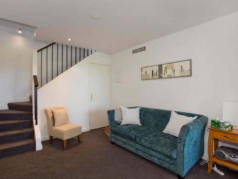 LORNE CHALET APARTMENT 10 Ask About Midweek Deals - Foster Accommodation 4