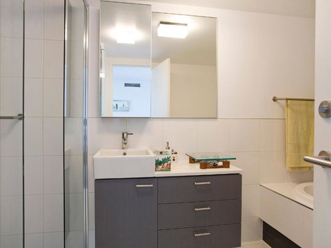 LORNE CHALET APARTMENT 10 Ask About Midweek Deals - Foster Accommodation 2