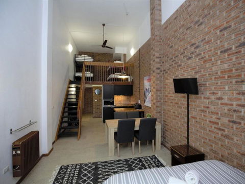 Gables 11 On Clyde Street - Foster Accommodation 3
