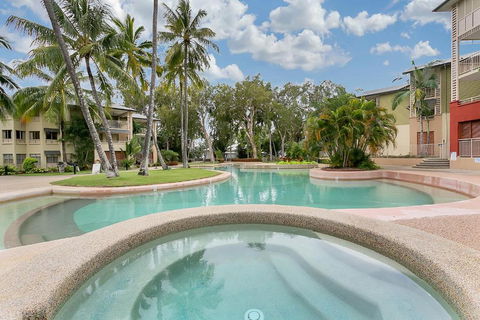 Amphora Laleuca Apartment - Foster Accommodation 2