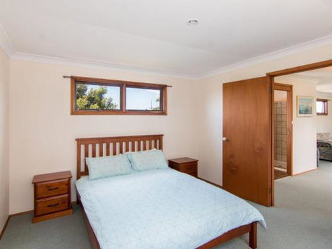 11 Bay Street Waterfront Holiday - Foster Accommodation 2