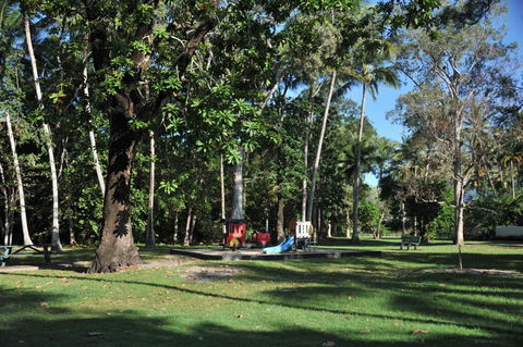 Balinese Beachfront Villa - Foster Accommodation 2