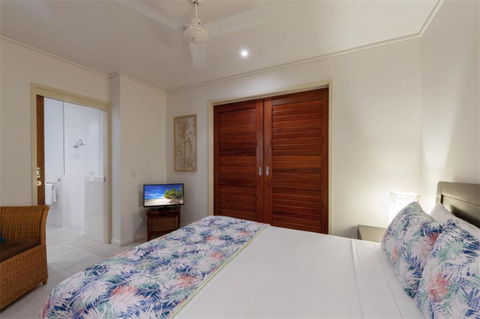 Balinese Beachfront Villa - Foster Accommodation 6