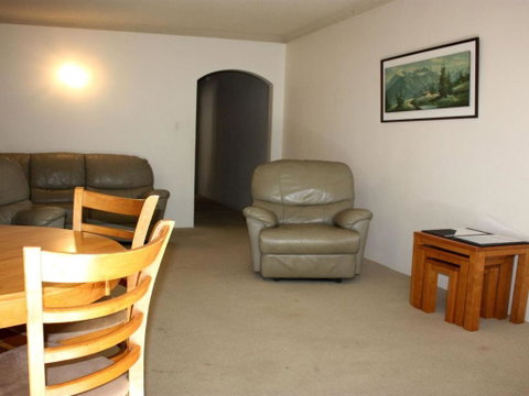 Bentley 3 North Street - Foster Accommodation 1