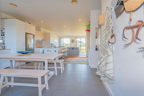 Shore To Relax Family Or Corporate Bookings Only - Foster Accommodation 6