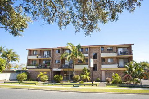 Hawaiian Gardens Unit 3 - Foster Accommodation 1