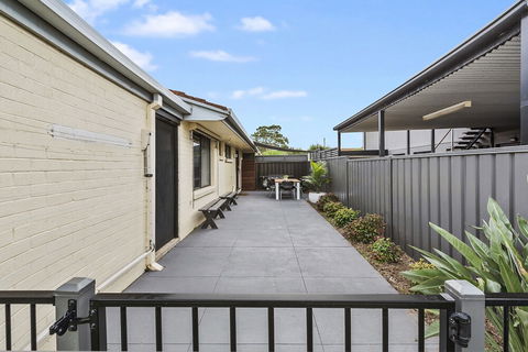 Lake Escape On Pool Avenue - Foster Accommodation 5