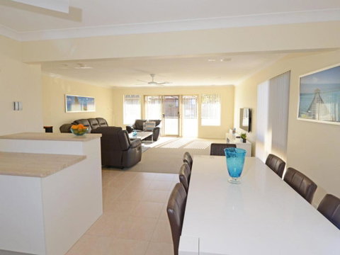 Sunbakers - Foster Accommodation 5