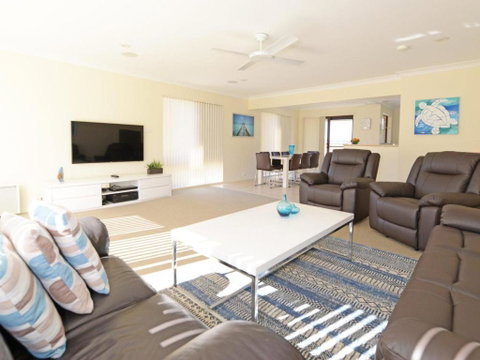 Sunbakers - Foster Accommodation 3