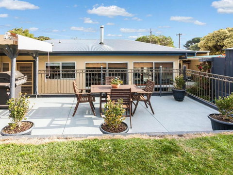 OCEAN SOUNDS Anglesea - Foster Accommodation 2