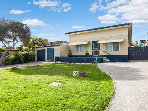 OCEAN SOUNDS Anglesea - Foster Accommodation 1