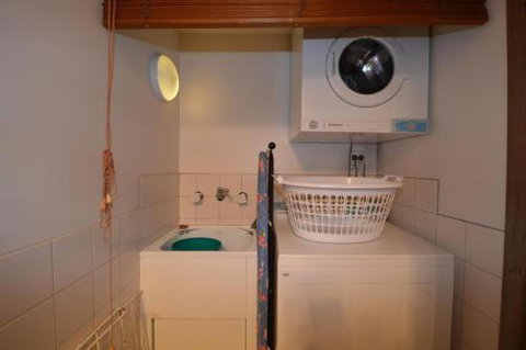 Beautiful Woodridge Chalet - Foster Accommodation 4