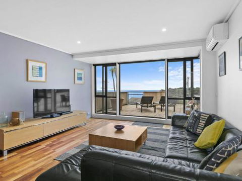 APARTMENT 10 PACIFIC APARTMENTS FREE WIFI! - Foster Accommodation 0