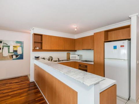 APARTMENT 10 PACIFIC APARTMENTS FREE WIFI! - Foster Accommodation 5