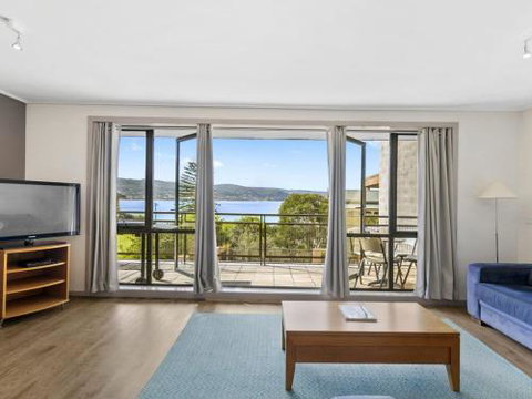 APARTMENT 29 PACIFIC APARTMENTS Grand Escape With Ocean Views - Foster Accommodation 2