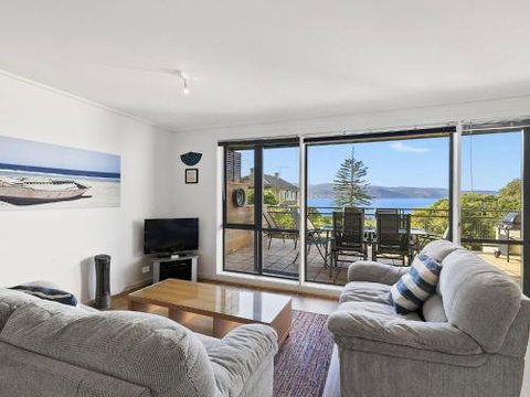 APARTMENT 26 PACIFIC APARTMENTS Walk To Town - Foster Accommodation 0