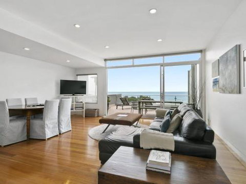 LOUTTIT BAY APARTMENT 2 Main Street With Wifi & Views - Foster Accommodation 3