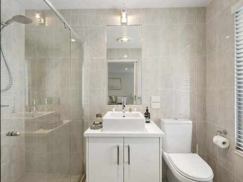 LOUTTIT BAY APARTMENT 2 Main Street With Wifi & Views - Foster Accommodation 2