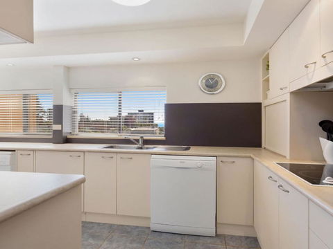 Garden Apartment At Forster Tower - Foster Accommodation 5