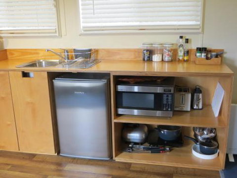 The Cabin 96 - Foster Accommodation 2