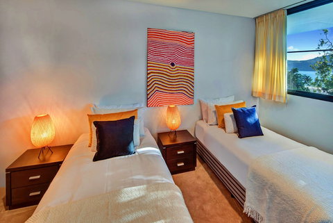 Waves 3 Luxury 3 Bedroom - Foster Accommodation 2