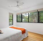 12 Naiad Court Pool sleeps 8 close to beach - Foster Accommodation