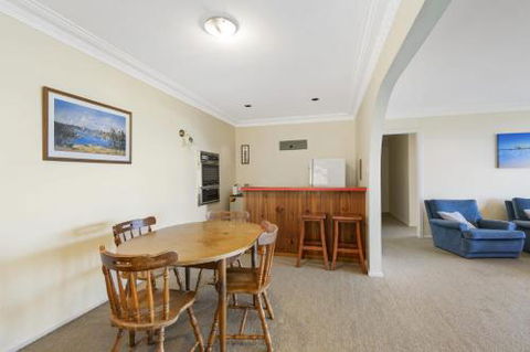 La Mer 19 Dulconghi Street - Foster Accommodation 4