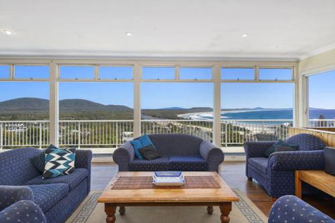 La Mer 19 Dulconghi Street - Foster Accommodation 6