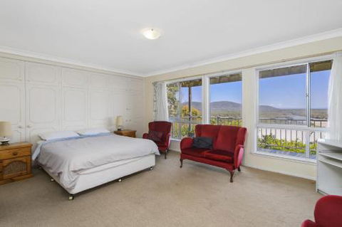 La Mer 19 Dulconghi Street - Foster Accommodation 2
