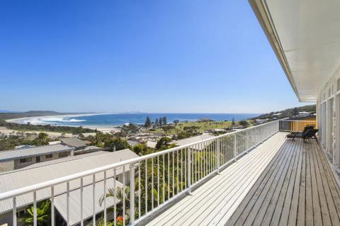 La Mer 19 Dulconghi Street - Foster Accommodation 3