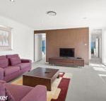 Absolute Waterfront at Anna Bay