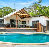 11 Naiad Court Rainbow Shores Fantastic Family Retreat Swimming Pool 200m to beach Free Wi Fi - Foster Accommodation