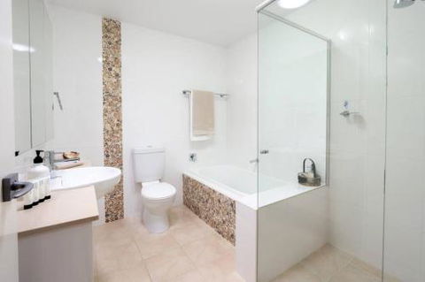Ait Shona Happy Place. Apt 10 Haven On The Park - Foster Accommodation 3
