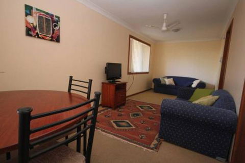 Lakehouse On Oxley - Foster Accommodation 3